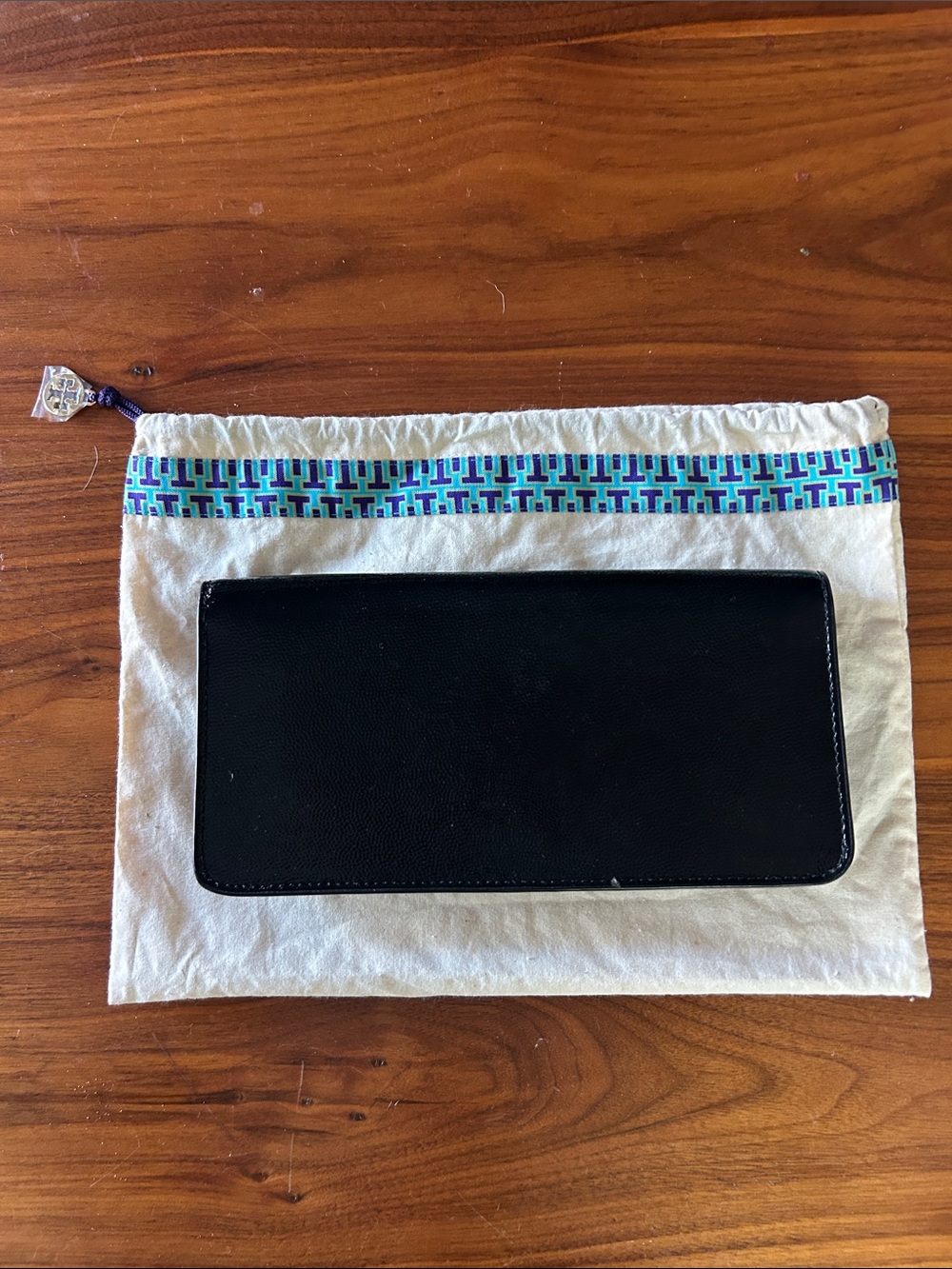 Tory Burch Black Leather Envelope Clutch with Gold Logo - Picture 2 of 3